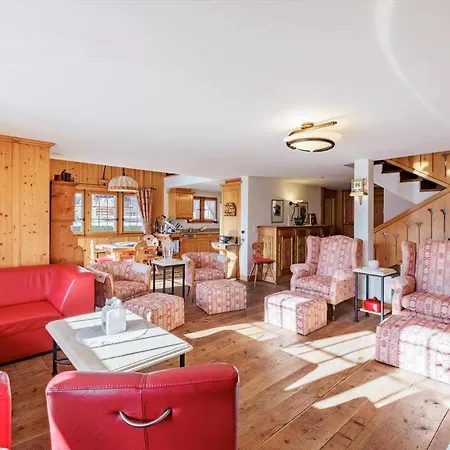 Casa vacanze 4 Bedroom Chalet Vella For Rent In