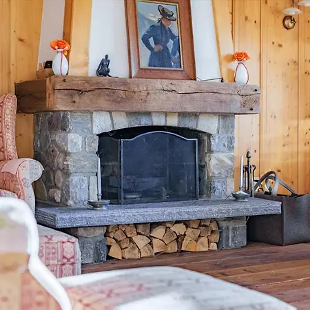 Дом отдыха 4 Bedroom Chalet Vella For Rent In